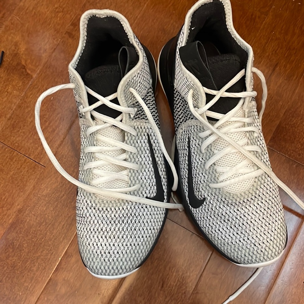 Basketball sneakers